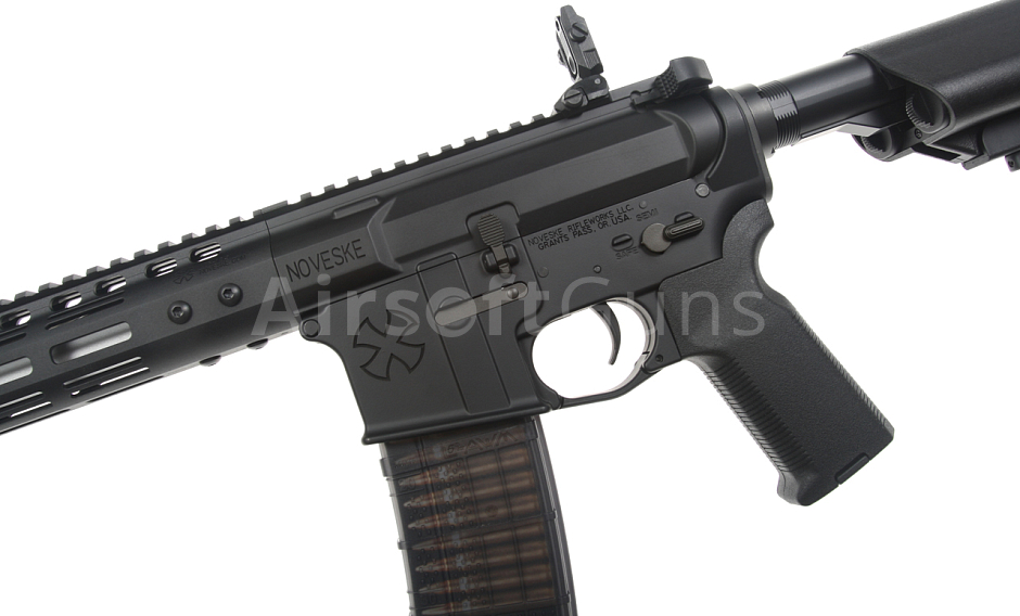 src_CM_NOV_NSR135_BK_4.jpg