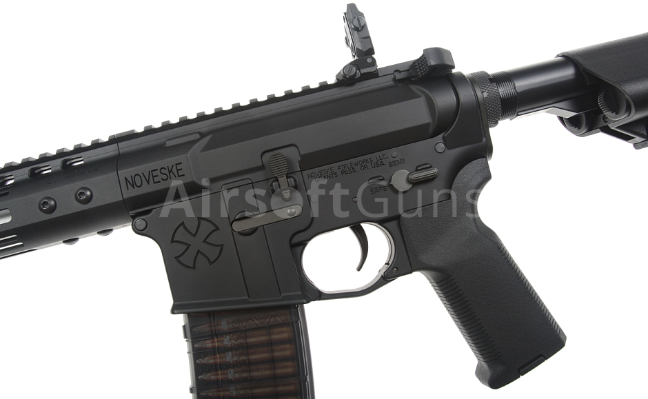 src_CM_NOV_NSR7_BK_4.jpg