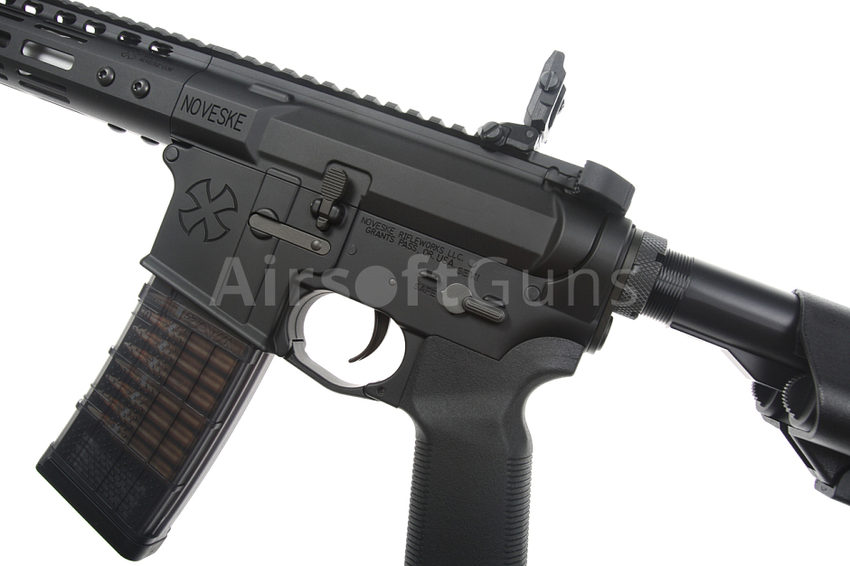 src_CM_NOV_NSR7_BK_8.jpg